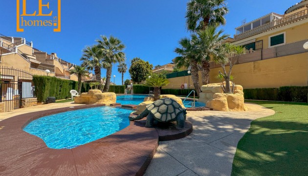 Odsprzedaż - Bungalow - Orihuela Costa - Villamartín