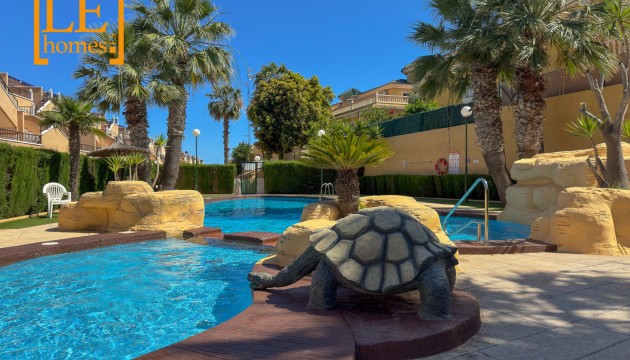 Odsprzedaż - Bungalow - Orihuela Costa - Villamartín