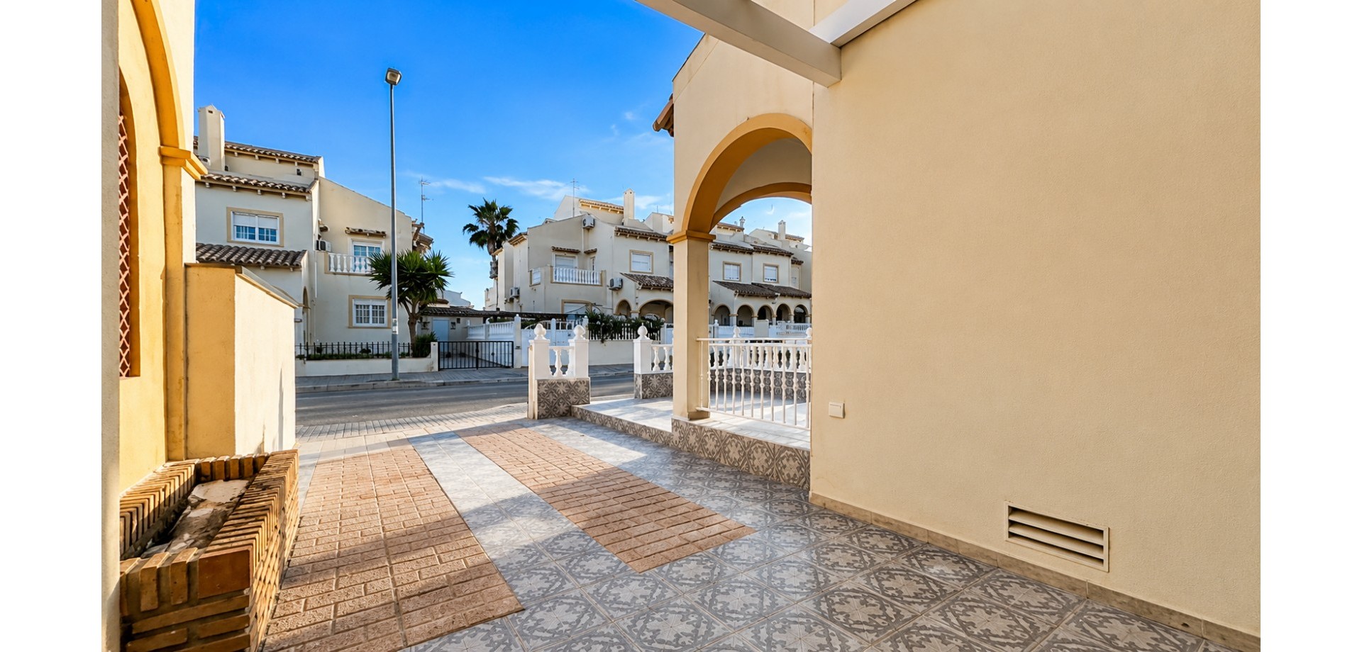 MOVE-362 — Orihuela Costa bild 3
