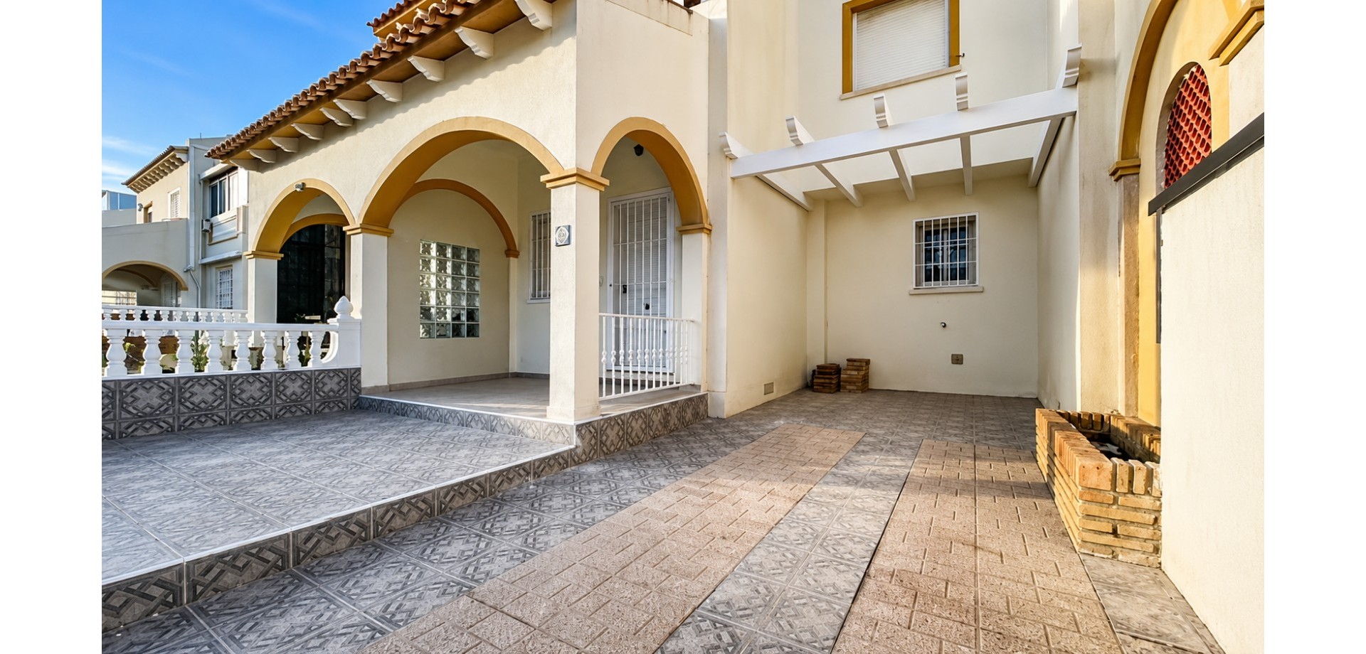 MOVE-362 — Orihuela Costa – bild 1