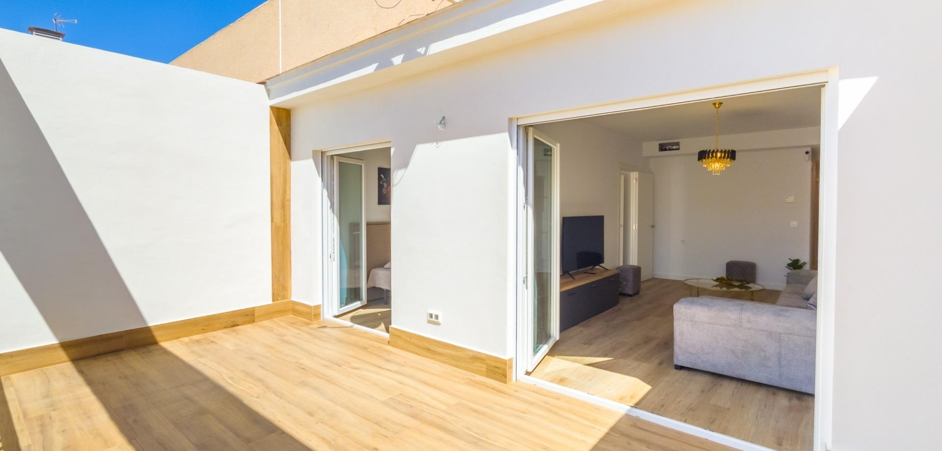 Apartment in Torrevieja - Image 2