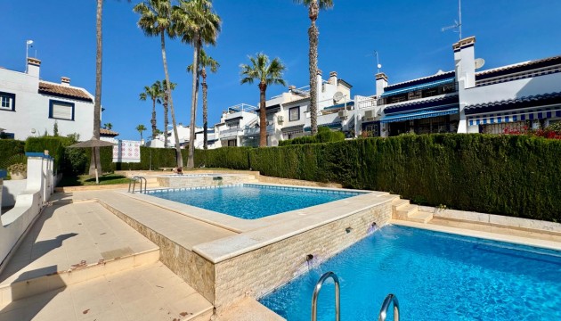 Resale - Bungalow - Orihuela Costa - Villamartín