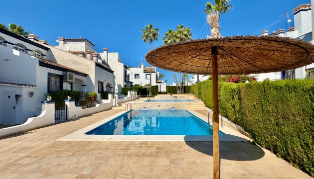 Resale - Bungalow - Orihuela Costa - Villamartín