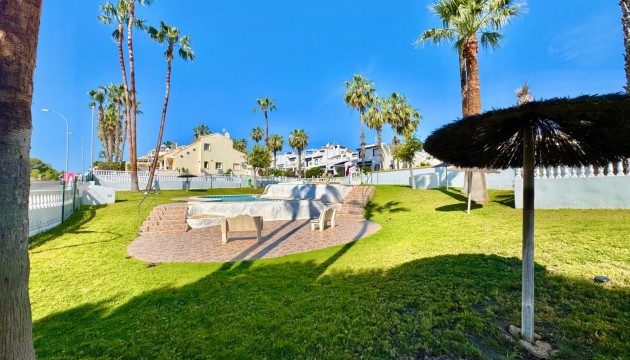 Resale - Bungalow - Orihuela Costa - Villamartín