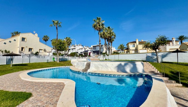 Resale - Bungalow - Orihuela Costa - Villamartín