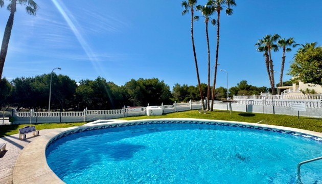 Resale - Bungalow - Orihuela Costa - Villamartín
