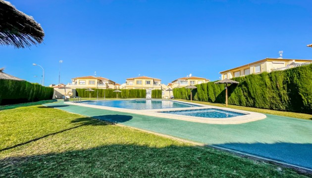 Begagnad - Bungalow - Orihuela Costa - Playa Flamenca