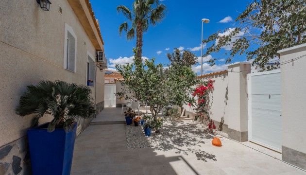 Перепродажа - отдельная вилла - Ciudad Quesada