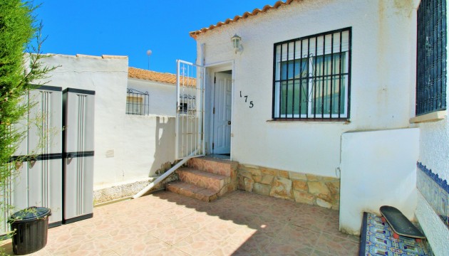 Resale - Bungalow - Orihuela Costa - La Florida