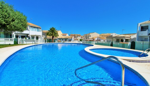 Resale - Bungalow - Orihuela Costa - La Florida