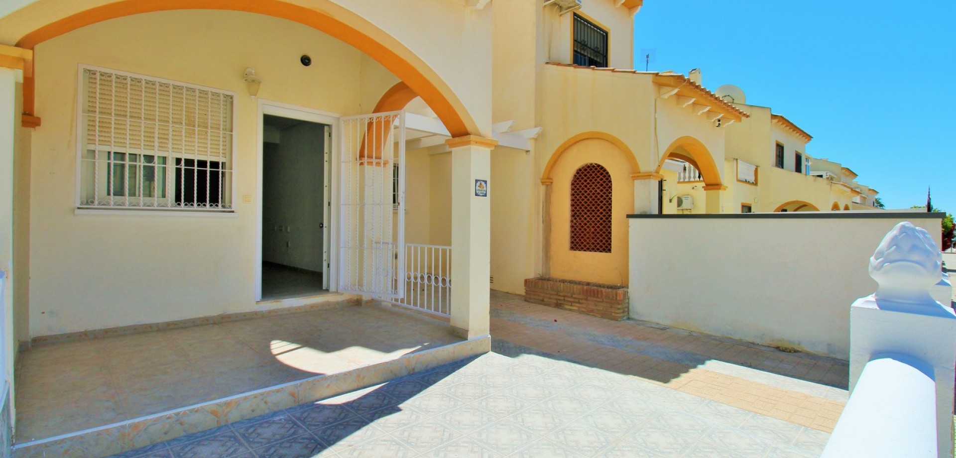 House in Playa Flamenca - Image 3