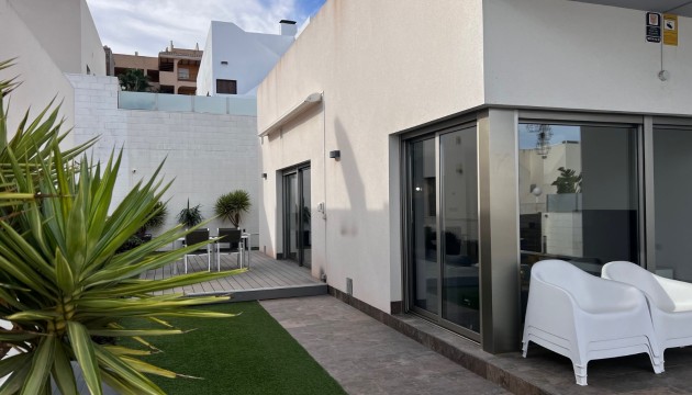 Resale - Detached Villa - Orihuela Costa - Villamartín