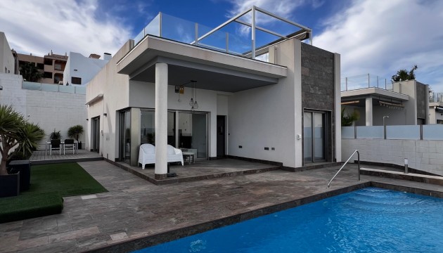 Resale - Detached Villa - Orihuela Costa - Villamartín