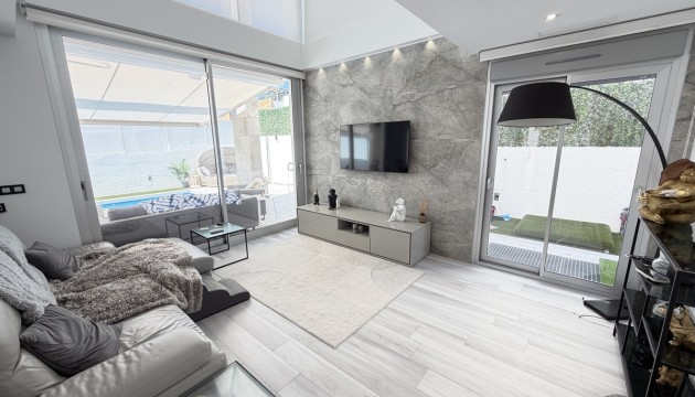 Herverkoop - Detached Villa - Orihuela Costa - Lomas de Cabo Roig