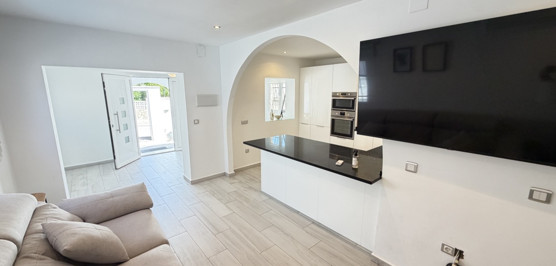House in Villamartin - Image 3