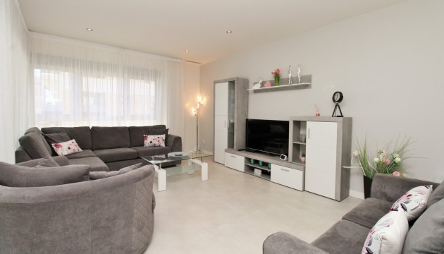 Resale - Apartment - Orihuela Costa - Los Dolses