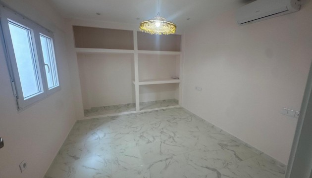 Herverkoop - Apartment - Torrevieja