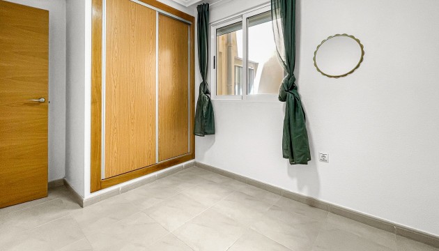 Resale - Apartment - Torrevieja - El Acequión - Los Náufragos