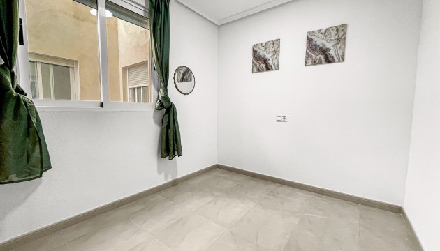 Resale - Apartment - Torrevieja - El Acequión - Los Náufragos