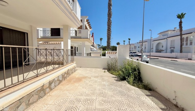 Resale - Semi Detached Villa - Ciudad Quesada