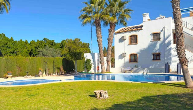 Resale - Apartment - Orihuela Costa - Villamartín