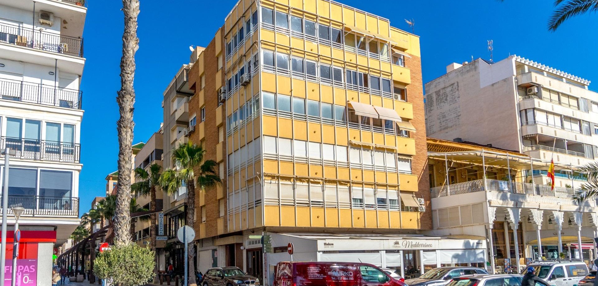 Apartment in Torrevieja - Image 2