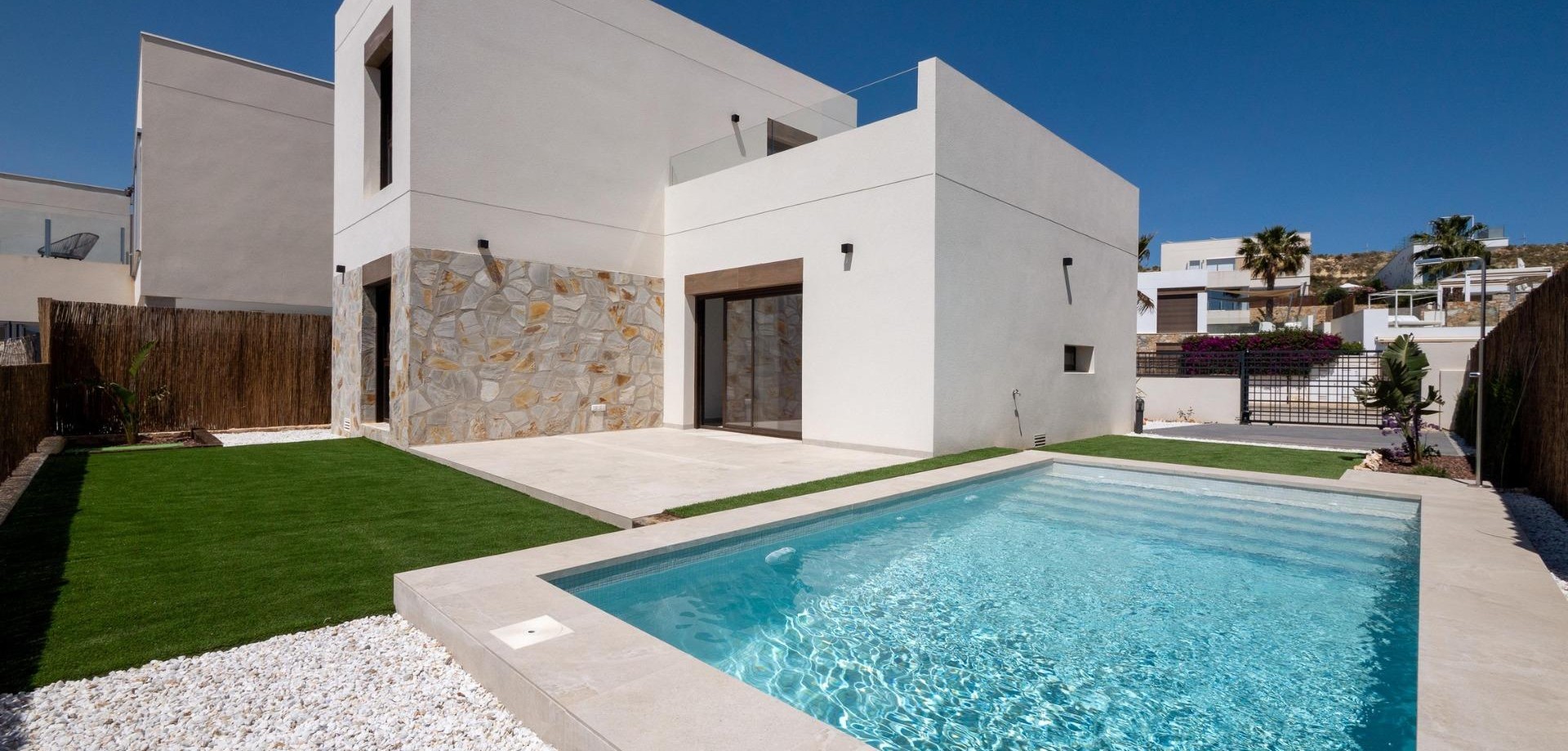 House in Algorfa - view 1