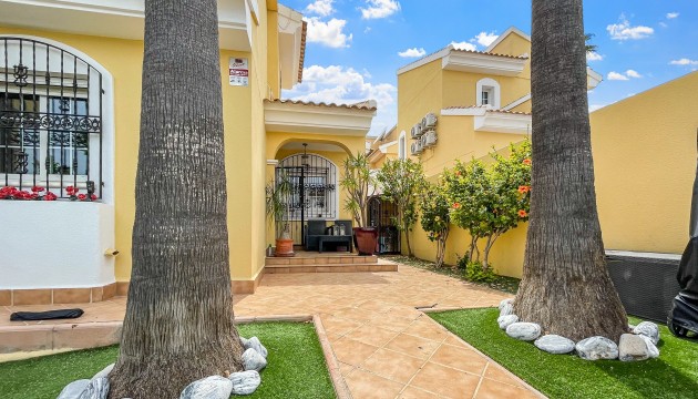 Videresalg - Detached Villa - Orihuela Costa - Los Dolses