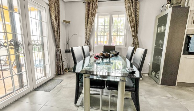 Videresalg - Detached Villa - Orihuela Costa - Los Dolses