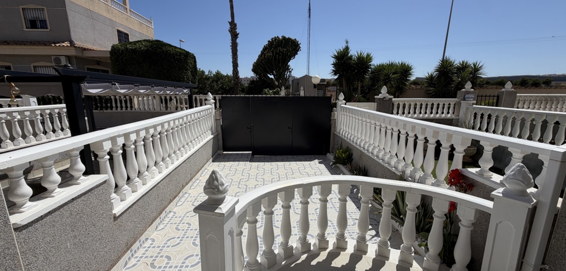 House in Playa Flamenca - Image 2