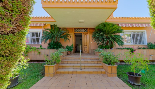 Wiederverkauf - Detached Villa - Orihuela Costa - Campoamor