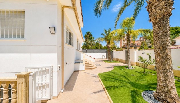 Videresalg - Detached Villa - Orihuela Costa - Campoamor