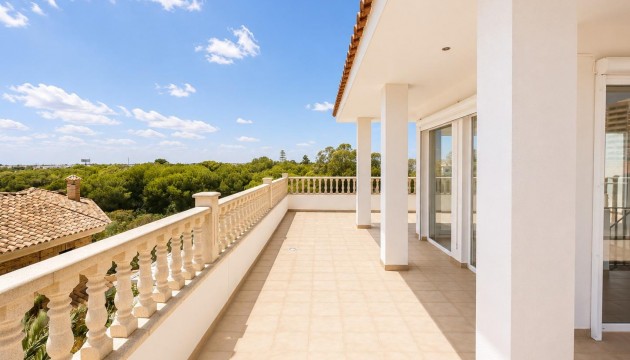 Videresalg - Detached Villa - Orihuela Costa - Campoamor