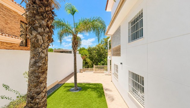 Videresalg - Detached Villa - Orihuela Costa - Campoamor