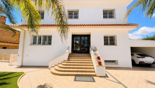 Videresalg - Detached Villa - Orihuela Costa - Campoamor