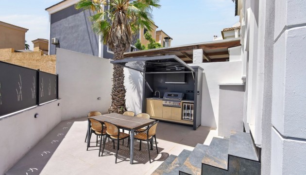 Resale - Detached Villa - Orihuela Costa - Villamartín