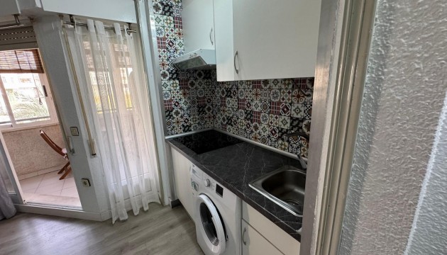 Resale - Apartment - Torrevieja - Playa de los Locos