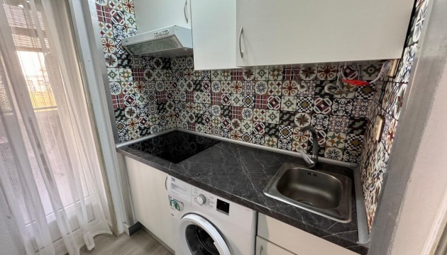 Resale - Apartment - Torrevieja - Playa de los Locos