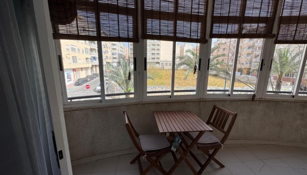 Resale - Apartment - Torrevieja - Playa de los Locos