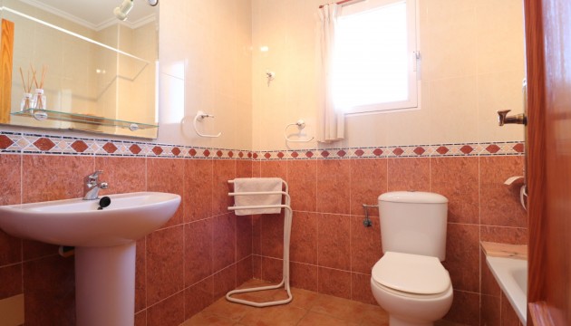 Reventa - Chalet Independiente - San Miguel de Salinas