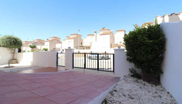 Reventa - Chalet Independiente - San Miguel de Salinas