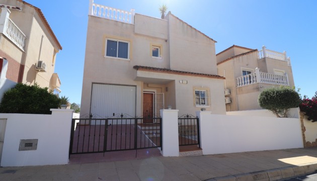 Reventa - Chalet Independiente - San Miguel de Salinas