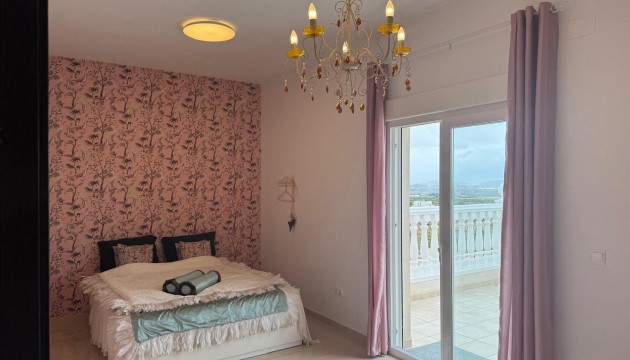 Videresalg - Detached Villa - Pinoso