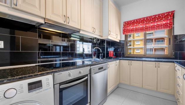 Resale - Apartment - Torrevieja - Torrevieja - Aguas Nuevas
