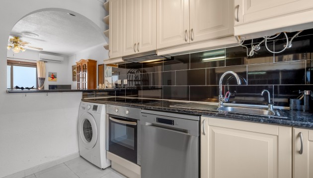 Resale - Apartment - Torrevieja - Torrevieja - Aguas Nuevas