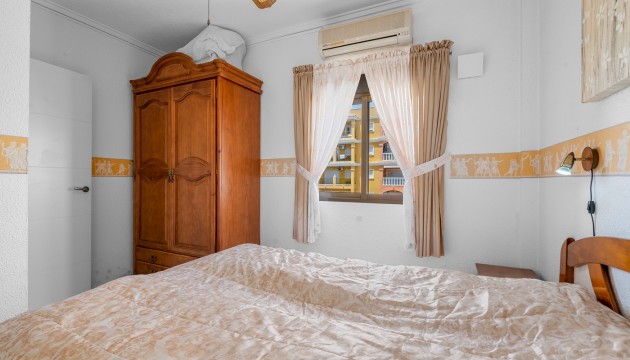 Resale - Apartment - Torrevieja - Torrevieja - Aguas Nuevas
