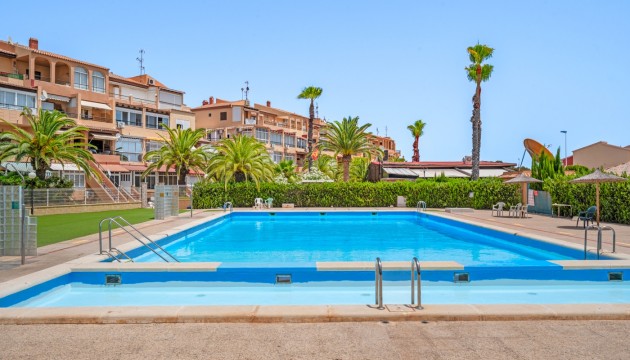 Resale - Apartment - Torrevieja - Torrevieja - Aguas Nuevas