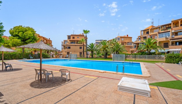 Resale - Apartment - Torrevieja - Torrevieja - Aguas Nuevas
