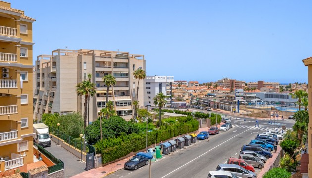 Resale - Apartment - Torrevieja - Torrevieja - Aguas Nuevas