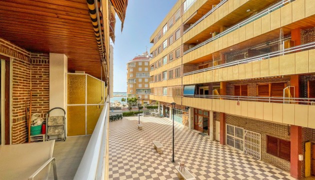 Resale - Apartment - Torrevieja - El Acequión - Los Náufragos